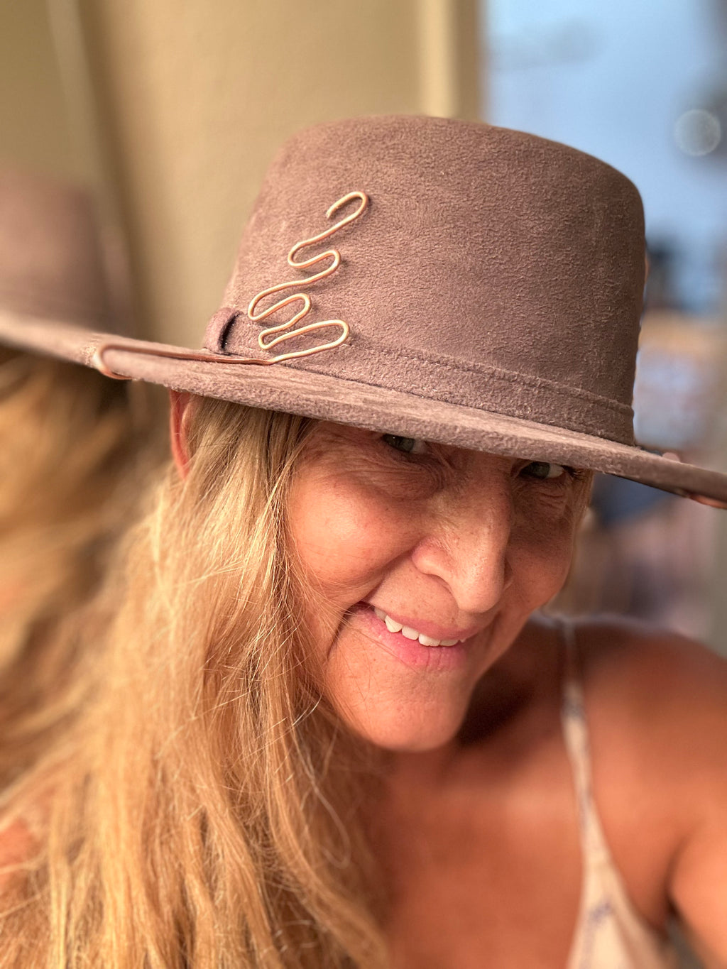 Brush stroke hat clip